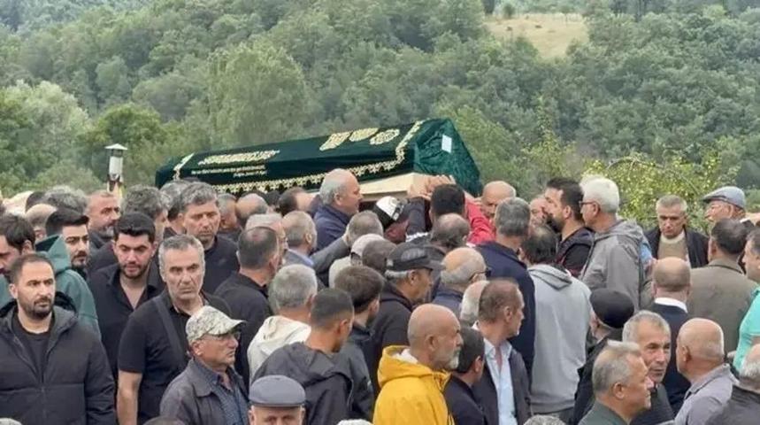 MasterChef şampiyonu Eren Kaşıkçı toprağa verildi Eşi Ecem Kaşıkçıdan kahreden paylaşım KIZININ VEDASI AĞLATTI