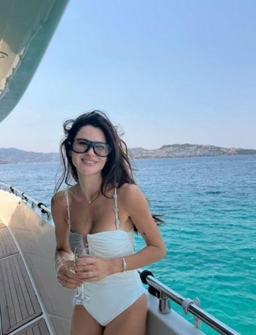 Beğeni butonu çöktü Daha 17nin Şebnemi Nesrin Cavadzade aşka geldi