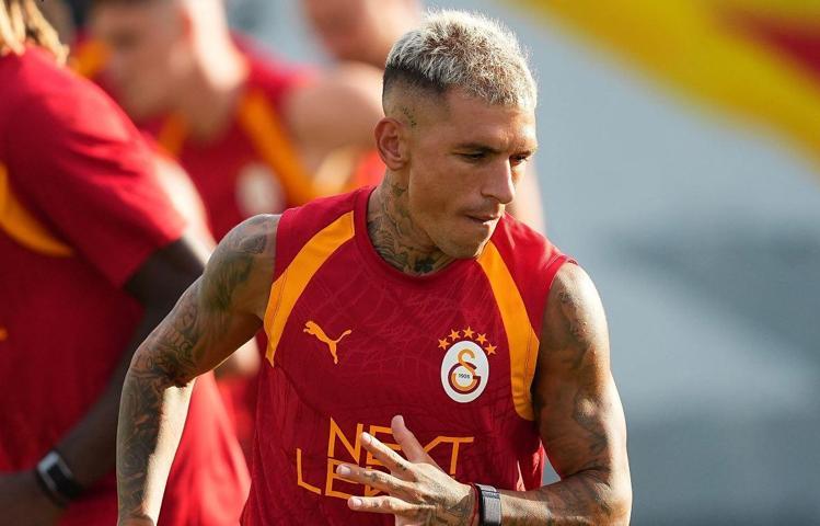 Galatasaray, hazırlıklarını sürdürüyor