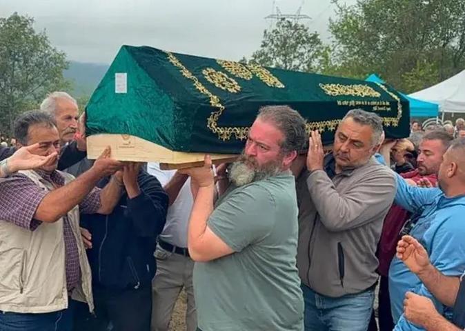 Şef Somer Sivrioğlu Eren Kaşıkçıyı Duygusal Bir Paylaşımla Bir Kez Daha Andı O Kare Yürekleri Yaktı