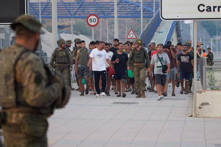 Fastan İspanyaya göç dalgası felakete dönüştü: Can kaybı 72ye yükseldi İtalyadan Schengen kararı geldi...