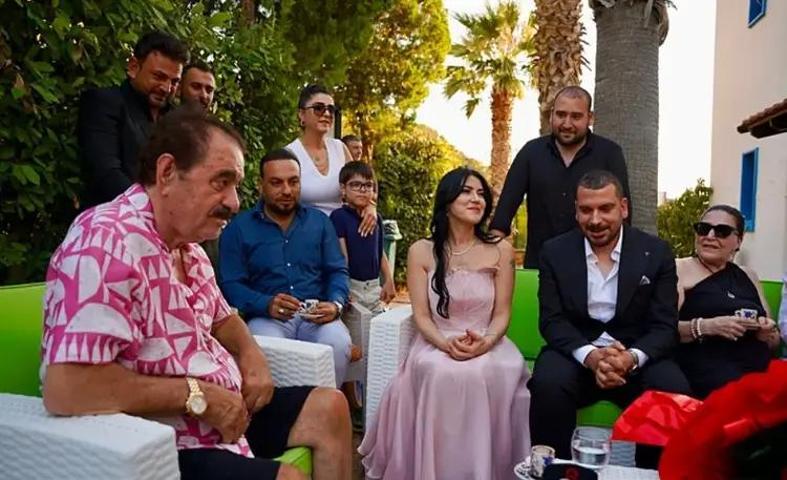 İbrahim Tatlısesin Evinde Kız İsteme Heyecanı Manevi Kızına Beşi Bi Yerde Taktı