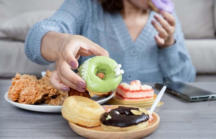 KARACİĞERDEN BEYNE KADAR ETKİLİYOR Doğal Sanılıyordu Ama Gerçek Farklı Çıktı Tokluk Hissini Engelliyor, Karaciğeri Yağlandırıyor En Çok Bu Ürünlerde Var