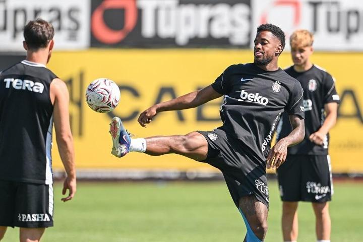 HRADEC KRALOVE - BEŞİKTAŞ MAÇI KAÇ KAÇ BİTER Yapay zekadan UEFA Avrupa Ligi 3. eleme turu karşılaşması için sürpriz skor tahmini