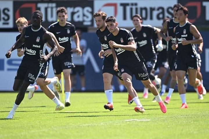 HRADEC KRALOVE - BEŞİKTAŞ MAÇI KAÇ KAÇ BİTER Yapay zekadan UEFA Avrupa Ligi 3. eleme turu karşılaşması için sürpriz skor tahmini