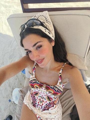Ünlülerin Yeni Gelir Modeli: 79 TL’den 399 TL’ye... Hande Erçel, Gülben Ergen, Melek Mosso... Instagram’dan En Çok Kazanan Ünlü Belli Oldu
