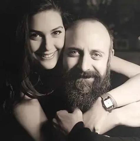 17 Yıllık Aşka Romantik Kutlama Halit Ergenç’ten Eşi Bergüzar Korele Kalpleri Isıtan Mesaj