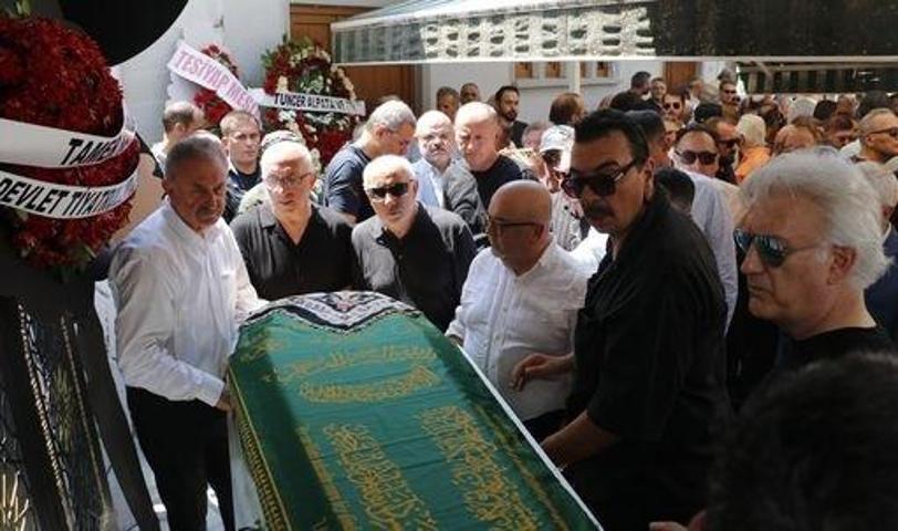 Birol Güvenin acı günü Annesi Aynur Güven, son yolculuğuna uğurlandı