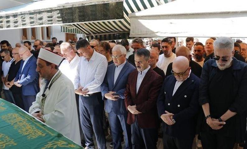 Birol Güvenin acı günü Annesi Aynur Güven, son yolculuğuna uğurlandı