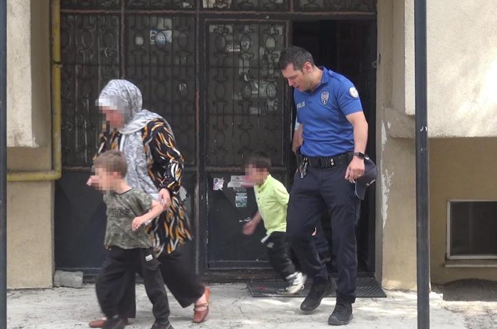 Eşini boşanmaktan vazgeçirmek için çocuklarını rehin aldı: Çocukları bırak beni rehin al