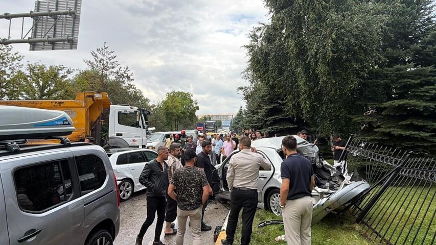 Erzurumda feci kaza 10 araç birbirine girdi