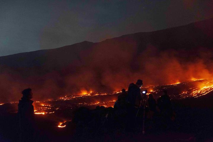 Etna faaliyete geçti, uçuşlar durdu