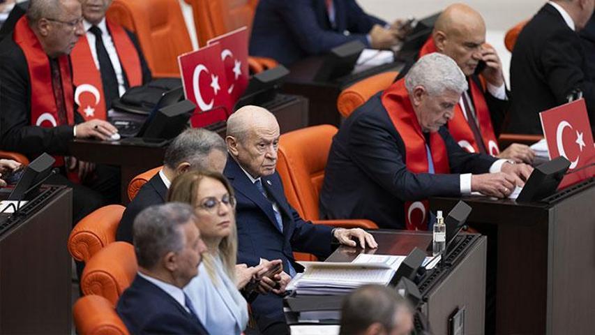 Partilerin oy dağılımı belli oldu 12 saat süren tarihi oturumdan detaylar: Zılgıt sesleri ve alkışlar