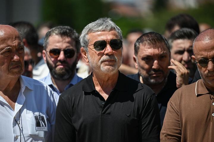 Teknik direktör Abdullah Avcının vefat eden annesin cenazesi defnedildi