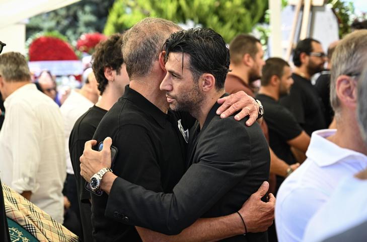 Teknik direktör Abdullah Avcının vefat eden annesin cenazesi defnedildi