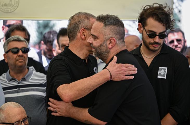 Teknik direktör Abdullah Avcının vefat eden annesin cenazesi defnedildi