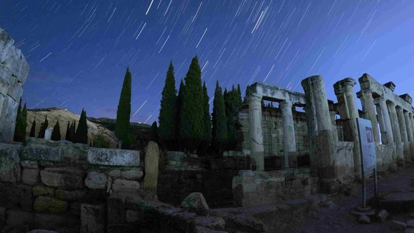 Perseid meteor yağmuru geceyi aydınlattı Yurdun dört bir yanından büyüleyici kareler…