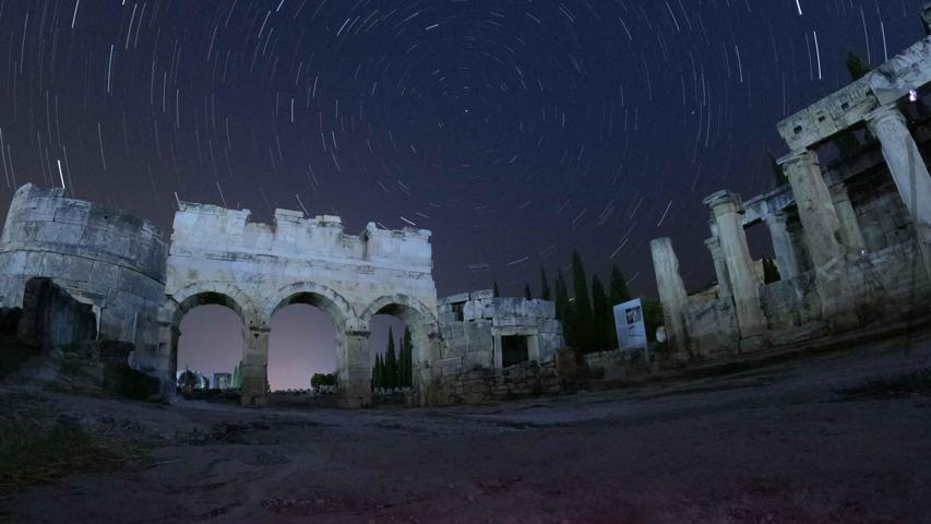 Perseid meteor yağmuru geceyi aydınlattı Yurdun dört bir yanından büyüleyici kareler…