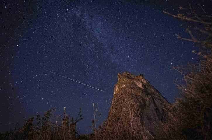 Perseid meteor yağmuru geceyi aydınlattı Yurdun dört bir yanından büyüleyici kareler…