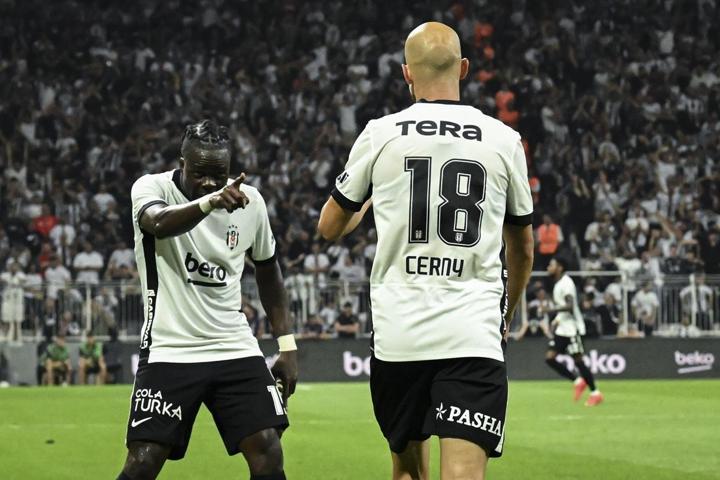 Beşiktaş play-off turuna yükseldi Nihat Kahveci’den çarpıcı yorumlar: Çöp diyenle konuşmam