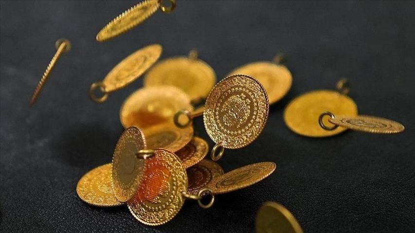 Altın iki ayın zirvesinden döndü: Gözler 4.400 dolarda