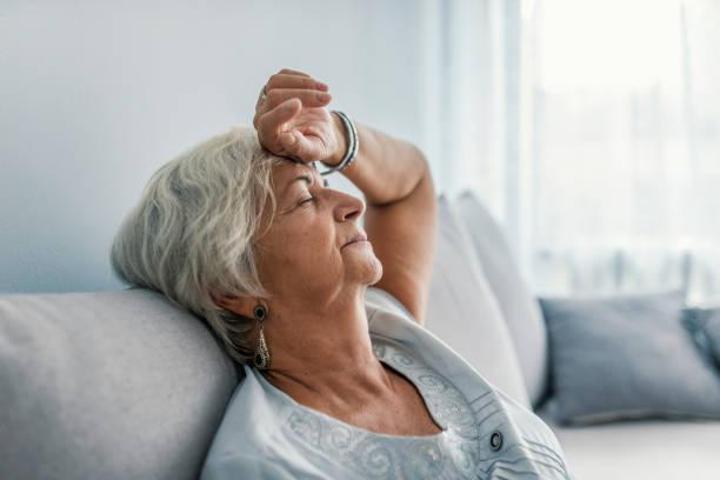 60 Yaş Üstünde Bu Belirtileri Hafife Almayın Nefes Darlığı ve Bacak Şişliği Önemli Bir Uyarı Olabilir