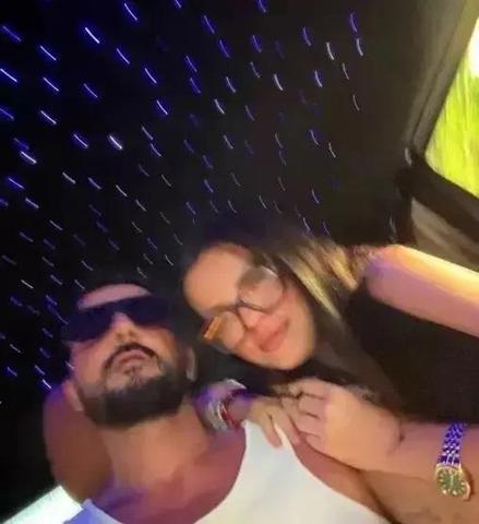 GÖKHAN ÖZEN EVLENDİ Naz Canbaz sade gelinliği ve güzelliği ile göz kamaştırdı