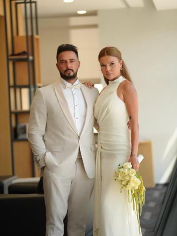 GÖKHAN ÖZEN EVLENDİ Naz Canbaz sade gelinliği ve güzelliği ile göz kamaştırdı
