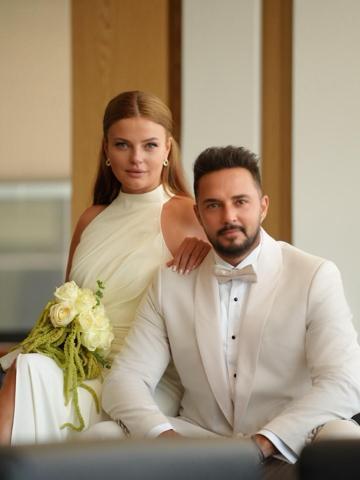 GÖKHAN ÖZEN EVLENDİ Naz Canbaz sade gelinliği ve güzelliği ile göz kamaştırdı