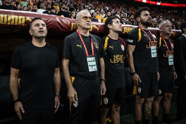 Galatasaray tribünleri istifa diye bağırdı Nihat Kahveci: Rakip 15 kat daha fazla transfer yaptı
