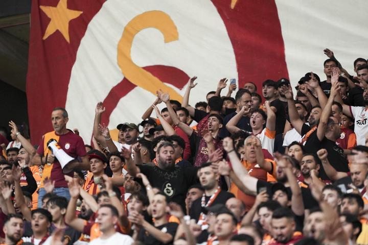 Galatasaray tribünleri istifa diye bağırdı Nihat Kahveci: Rakip 15 kat daha fazla transfer yaptı