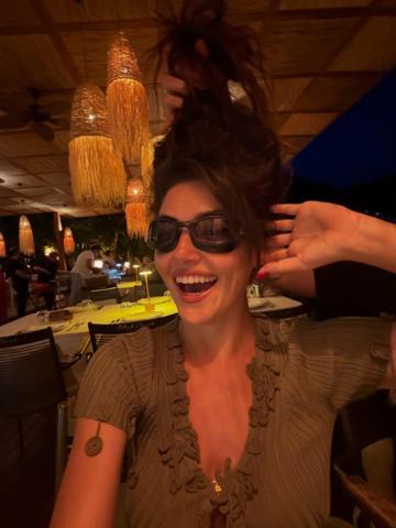 Hande Erçelden olay tatil pozları DÜNYA GÜZELİ
