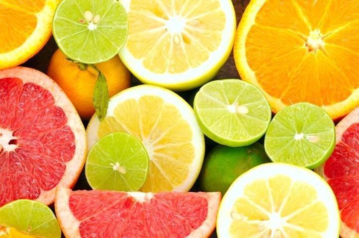 KANSER ARAŞTIRMASI C Vitamini Ezber Bozdu: 50 Yıl Sonra Yeniden Gündemde Koruyucu Olarak Biliniyordu: Yüksek Dozda Bambaşka Davranıyor