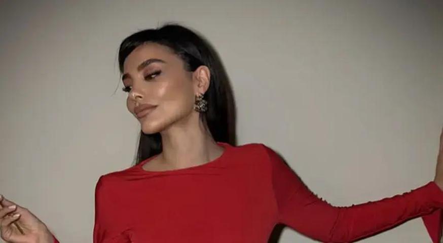 Gören Bir Daha Baktı Hazal Filiz Küçükköse İkiz Kardeşiyle Boğaz Turuna Çıktı