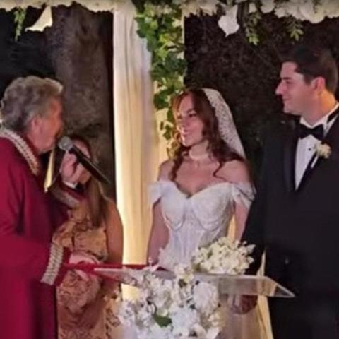 Ümit Besenin Kızı Ezgi Besen Evlendi İşte Nikah Töreninden Kareler