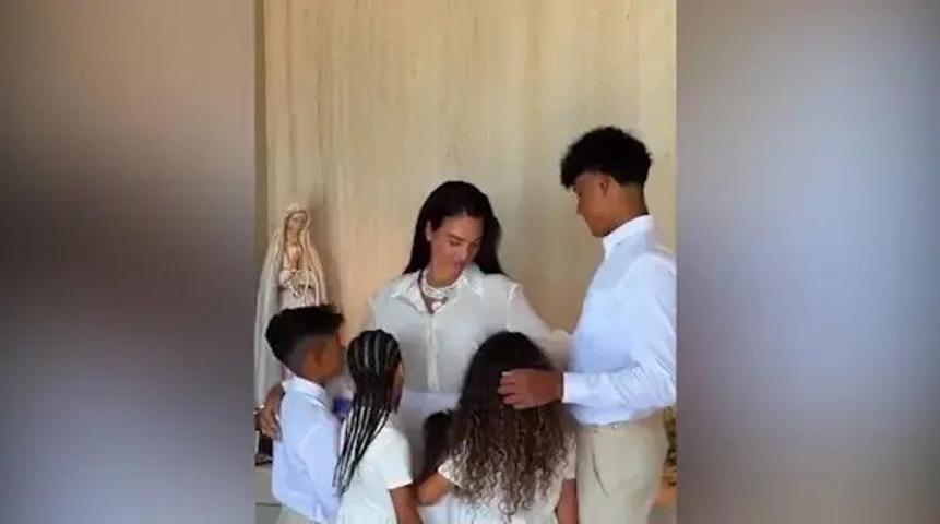 Dünya bu görüntüleri bekliyordu Ronaldo ve Georgina’nın gizli düğününden ilk kareler O anlar gündem oldu