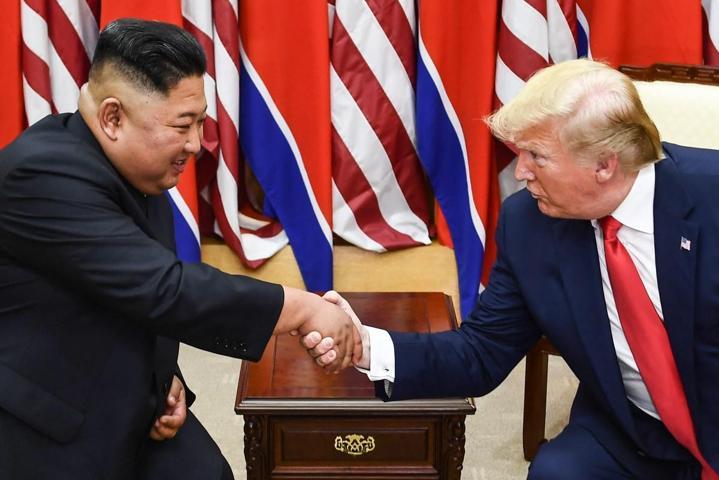 Trump’tan sürpriz tatbikat hamlesi geldi Kuzey Kore’ye jest, Güney Kore’ye ‘İran’ sitemi…