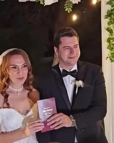 Ümit Besen Uçağı Kaçırdı, Kızının Nikahına Yetişemedi