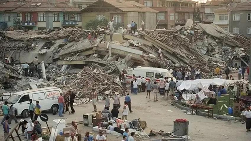 17 AĞUSTOS DEPREMİNDE KAÇ KİŞİ HAYATINI KAYBETTİ 1(Gölcük Depremi) 7 Ağustos 1999 Depremi Kaç Büyüklüğündeydi, Kaç Saniye Sürdü Marmara Depreminin Acı Bilançosu