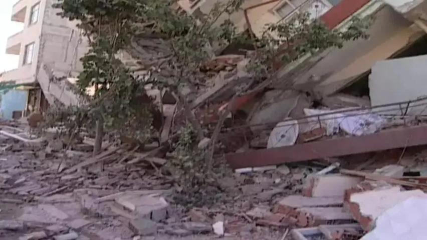 17 AĞUSTOS DEPREMİNDE KAÇ KİŞİ HAYATINI KAYBETTİ 1(Gölcük Depremi) 7 Ağustos 1999 Depremi Kaç Büyüklüğündeydi, Kaç Saniye Sürdü Marmara Depreminin Acı Bilançosu