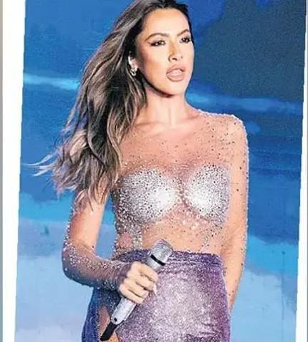 Hadise’den İstanbul Festivali’nde Latin şov Final gecesine damga vurdu