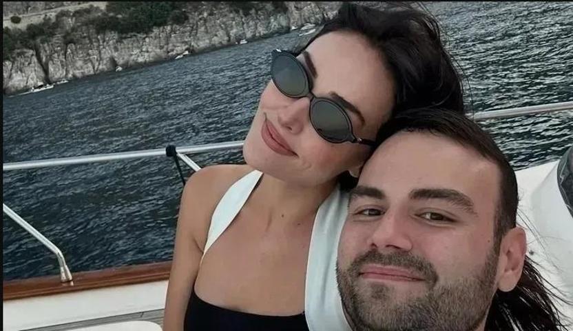 Esra Bilgiç ile Faruk Sabancı’dan romantik paylaşım Aşkları doludizgin sürüyor