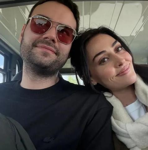 Esra Bilgiç ile Faruk Sabancı’dan romantik paylaşım Aşkları doludizgin sürüyor