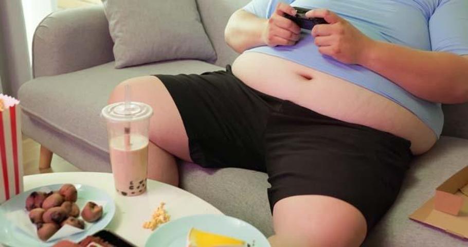VÜCUTTA YAĞA DÖNÜŞÜYOR Sofradaki Gizli Tehlike: Karaciğeri Zorluyor, Tokluk Hissini Azaltıyor OBEZİTEYE Kapı Açan Beslenme Hatası