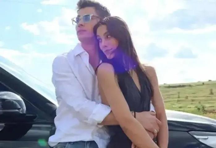 ‘ÇİFTE KUMRULAR’ Uzak Şehirin yıldızları Atakan Özkaya ve Dilin Döğer, Bozcaadada aşka geldi