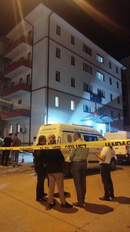 Trabzon’da İlçe Emniyet Müdürlüğü bahçesine hava aracı düştü: 4 araç zarar gördü