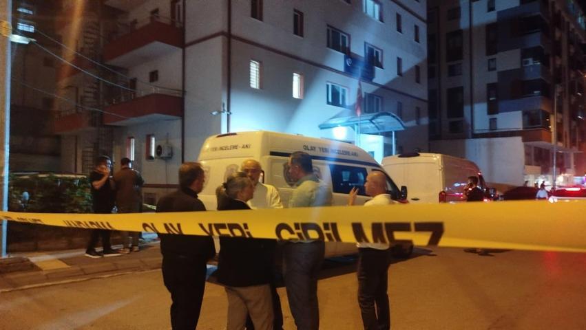 Trabzon’da İlçe Emniyet Müdürlüğü bahçesine hava aracı düştü: 4 araç zarar gördü