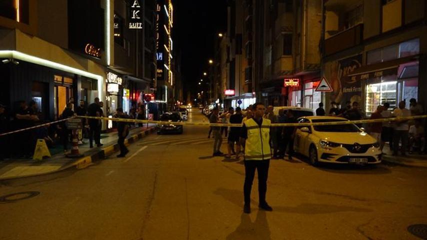 Trabzon’da İlçe Emniyet Müdürlüğü bahçesine hava aracı düştü: 4 araç zarar gördü