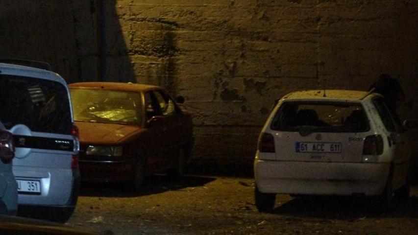 Trabzon’da İlçe Emniyet Müdürlüğü bahçesine hava aracı düştü: 4 araç zarar gördü