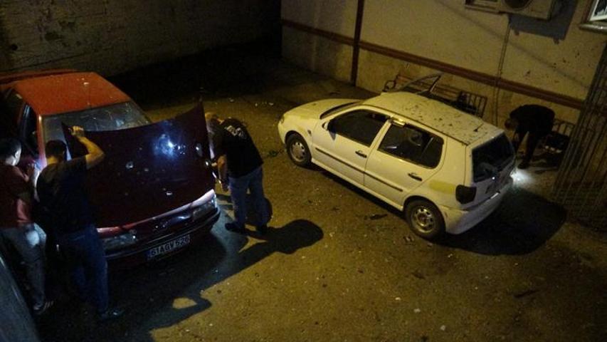 Trabzon’da İlçe Emniyet Müdürlüğü bahçesine hava aracı düştü: 4 araç zarar gördü